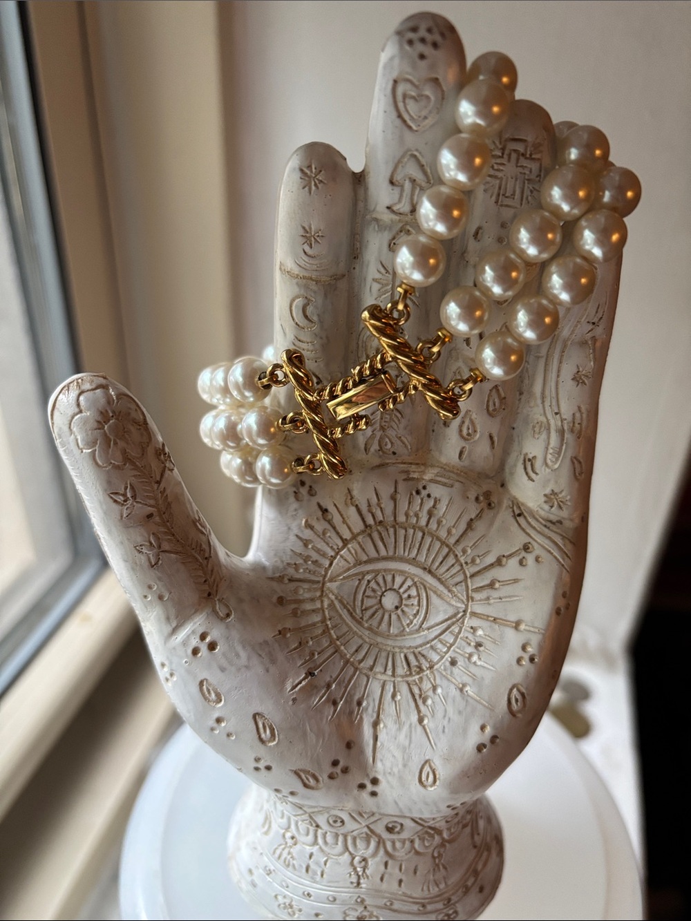 ⚫️Vintage 3 Strand Faux Pearls With Gold & Rhinestone Accents - Picture 3 of 8